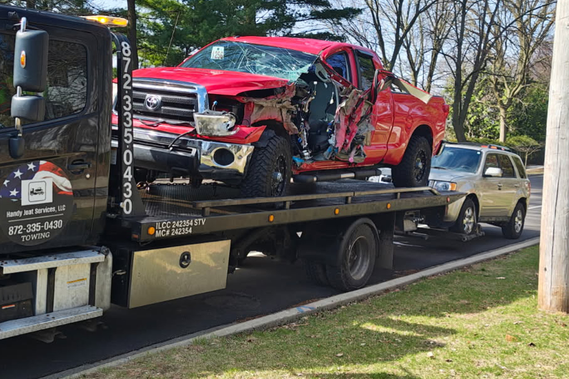 Accident Recovery and Flatbed Extraction